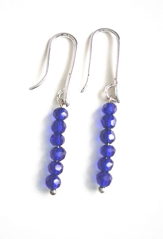 Apsudraboti auskari ar slīpētā stikla pērlītēm